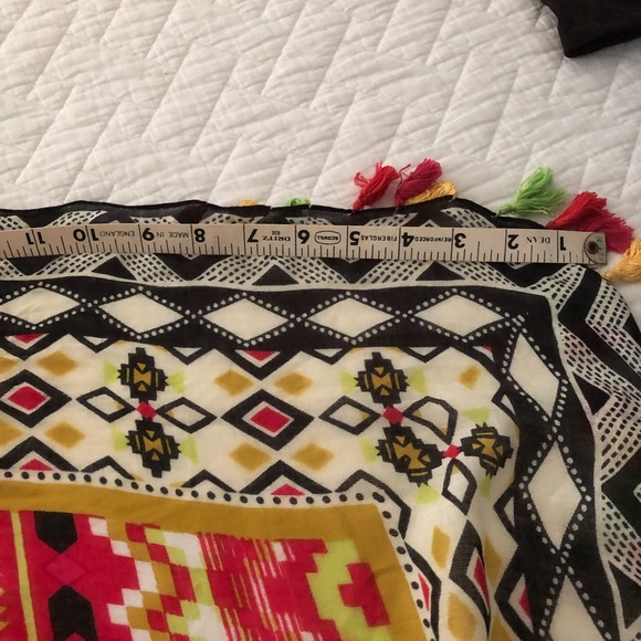 Wrap or scarf - Picture 8 of 8